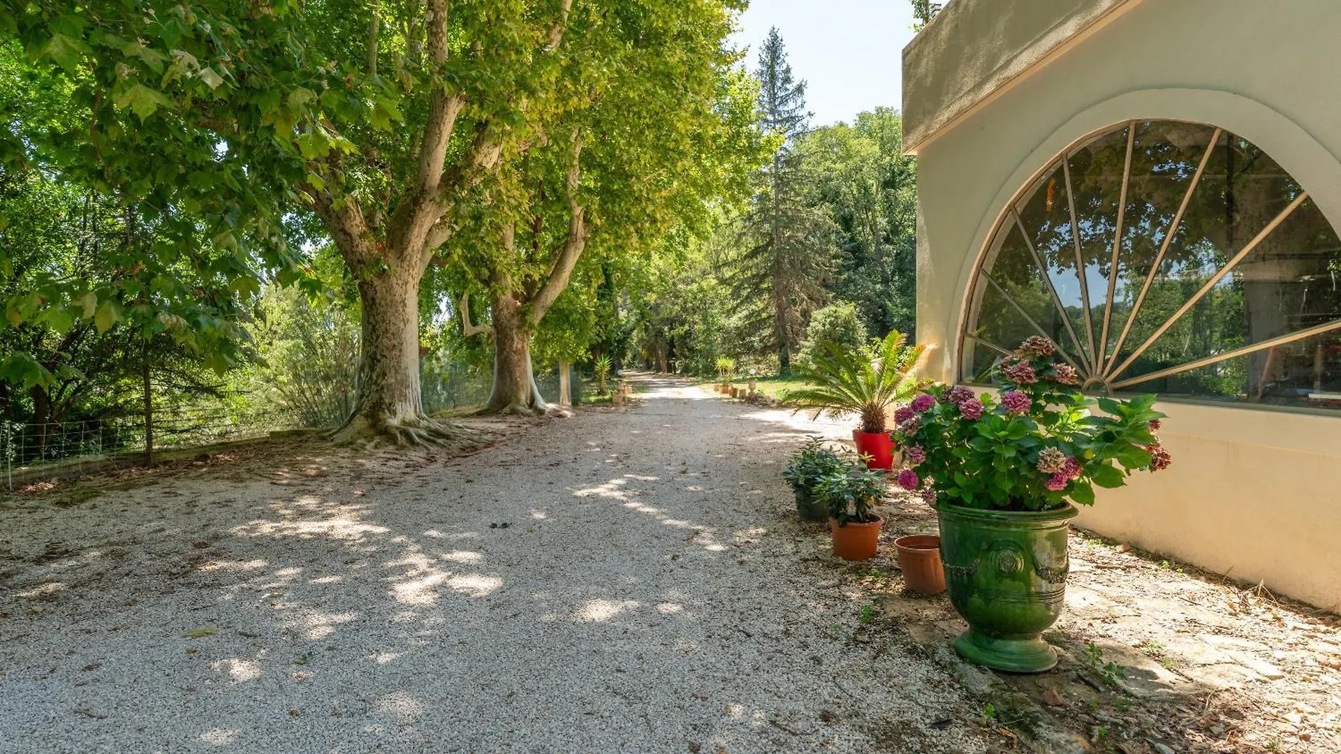 Chez Isabelle Et Jacques 4 Pers Apartment Grans